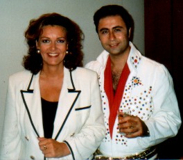 Bettina Tietjen und Elvis Imitator Nevrez